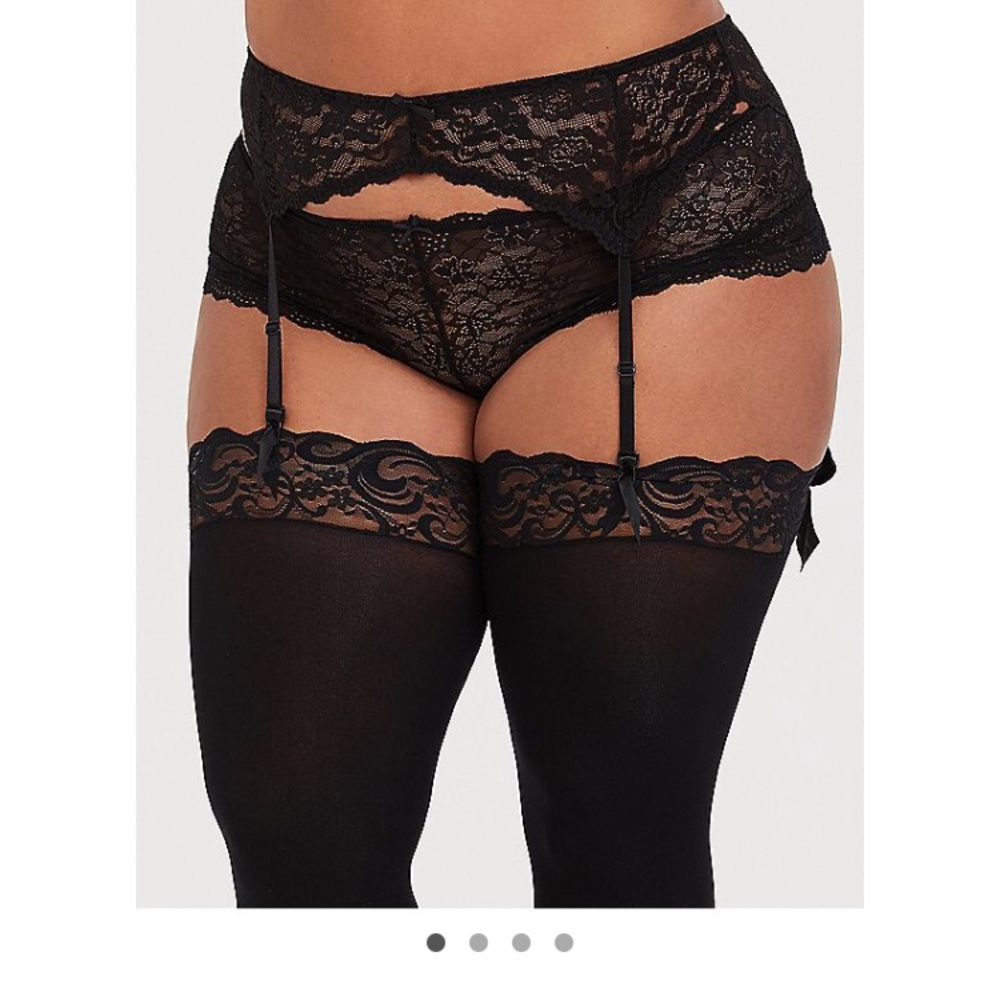 Torrid Black Lace Garter 3/4